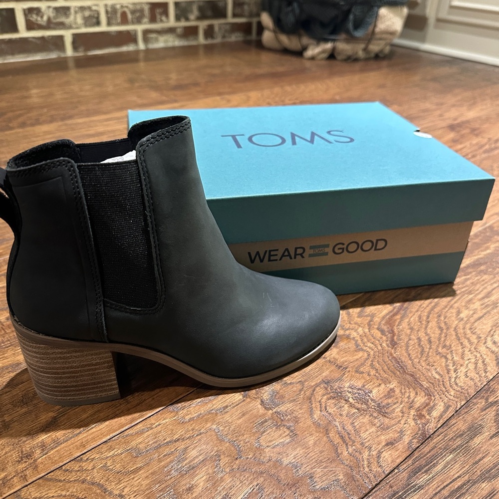 TOMS Women's Black Ankle Boots Brand New 6 1/2